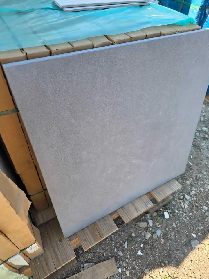 24 x 24 Cleft Bluestone Pavers, 2 cm Porcelain, photo 5