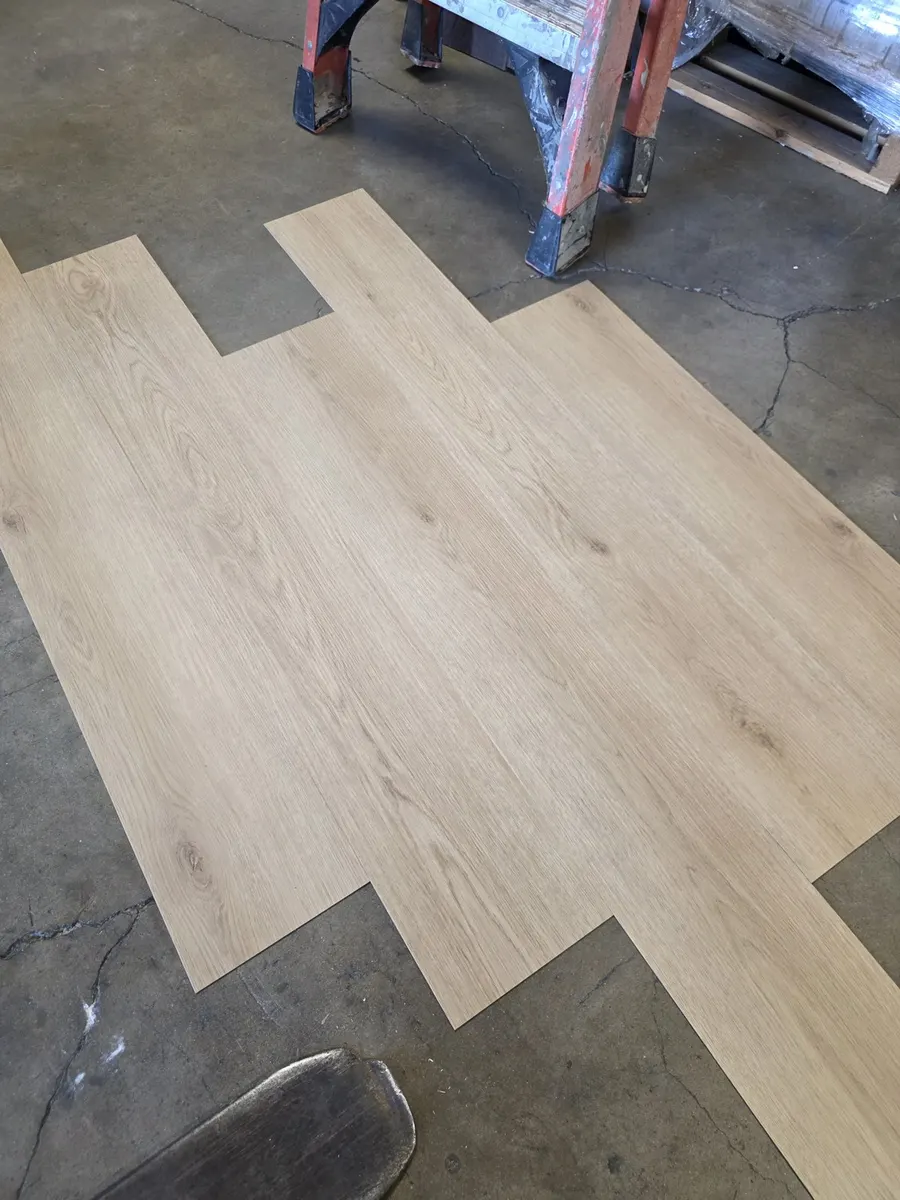 Selva Flooring LVP Sand Dollar Oak 7.25 x 48 2mm 12mil